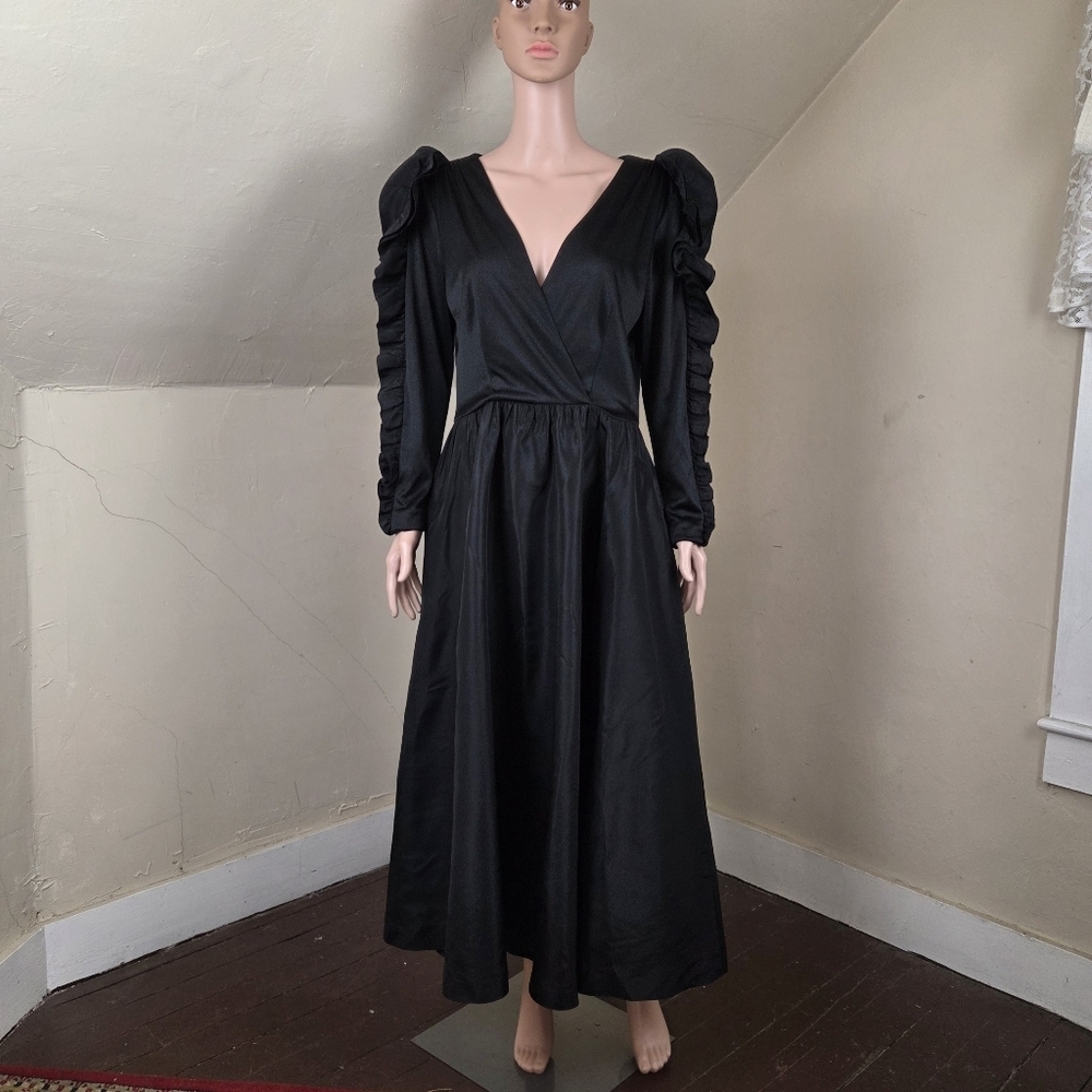 Victor Costa Black Midi Dress Puff Sleeve V Neck Ruched Sleeve Pocketed M